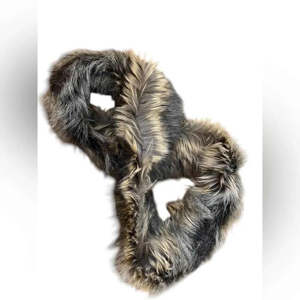 Faux Fur Infinity Scarf - Picture 3 of 3